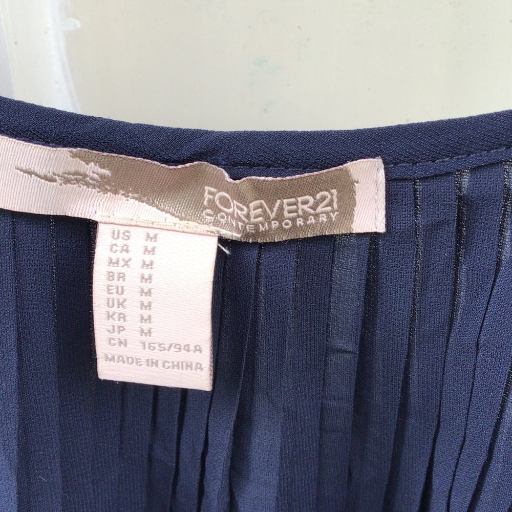 Navy/Pink MicroPleated Dressy Cami Forever 21 M - Picture 3 of 4